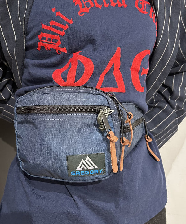 安藤 菜央さんの「BEAMS WOMEN｜GREGORY / 別注 VINTAGE HIP MATE NAVY」を使ったコーディネート
