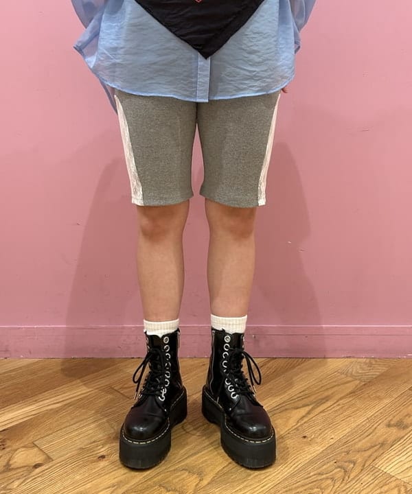 リズさんの「BEAMS WOMEN｜RBS / ベロア カップ付きタンクトップ」を使ったコーディネート