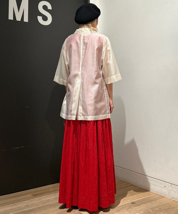 佐藤 亜美さんの「BEAMS WOMEN｜ne Quittez pas / ボイル シャーリング ワンピース」を使ったコーディネート