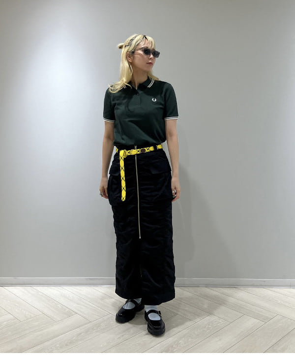 シマダリツコさんの「BEAMS WOMEN｜フロント ジップ カーゴ タイトスカート」を使ったコーディネート