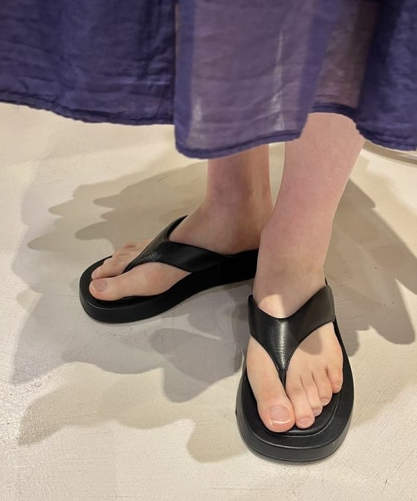 神坂 莉子さんの「LA TESORINA / SECCHIERO バケツバッグ」を使ったコーディネート