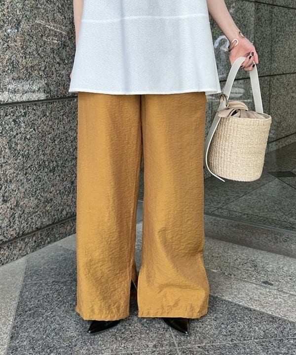 大槻 まひろさんの「BEAMS WOMEN｜ラッセルメッシュ ノースリーブ プルオーバー」を使ったコーディネート