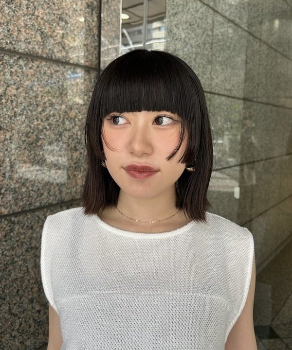 大槻 まひろさんの「BEAMS WOMEN｜ラッセルメッシュ ノースリーブ プルオーバー」を使ったコーディネート