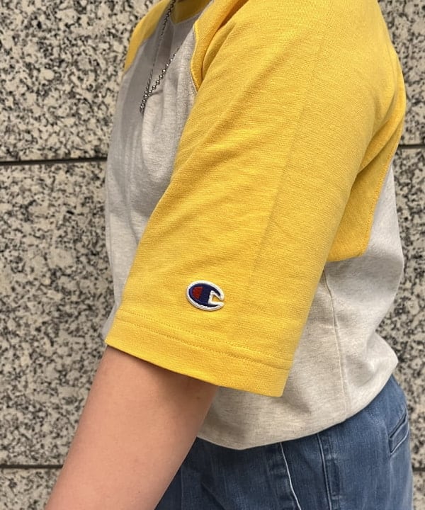 あゆさんの「BEAMS WOMEN｜【別注】Champion / プリント ラグラン Tシャツ」を使ったコーディネート