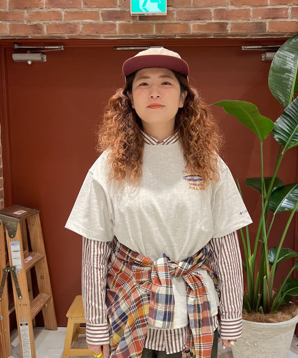 エノモト アミさんの「BEAMS WOMEN｜【別注】Columbia / GRAPHIC TEE」を使ったコーディネート