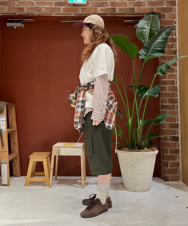 エノモト アミさんの「BEAMS WOMEN｜【別注】Columbia / GRAPHIC TEE」を使ったコーディネート