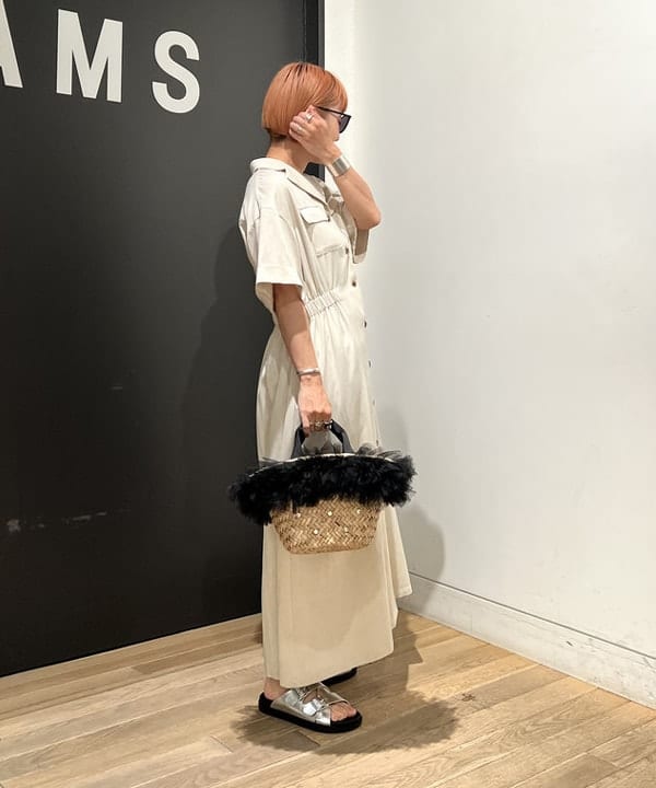 吉田 奈央さんの「BEAMS WOMEN｜オープンカラー シャツワンピース」を使ったコーディネート