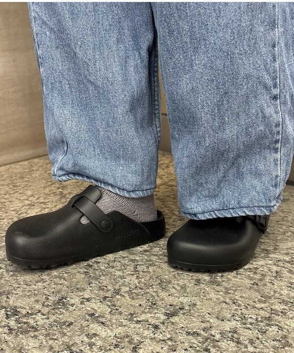 吉野 多恵さんの「BEAMS WOMEN｜BEAMS BOY / ラメ リブ クルー ソックス NEW」を使ったコーディネート