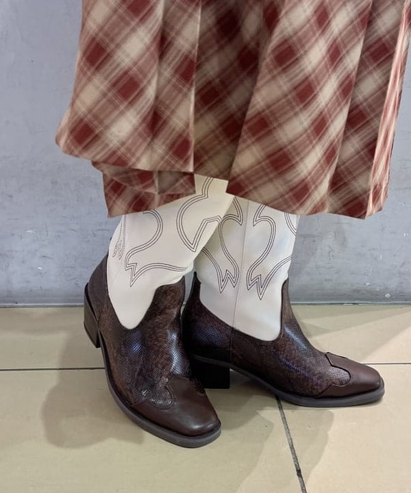 大木さんの「BEAMS WOMEN｜チェック プリーツ スカート」を使ったコーディネート