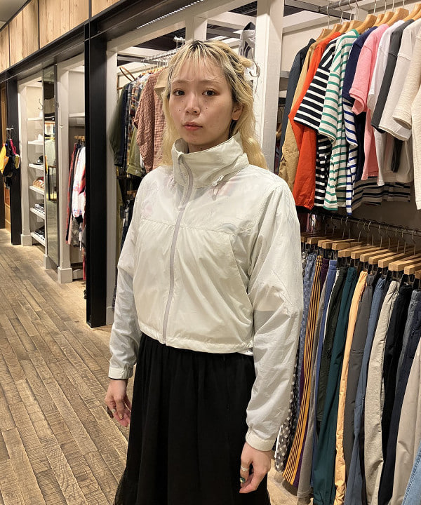 シマダリツコさんの「BEAMS WOMEN｜パイピング 晴雨兼用 折りたたみ傘」を使ったコーディネート