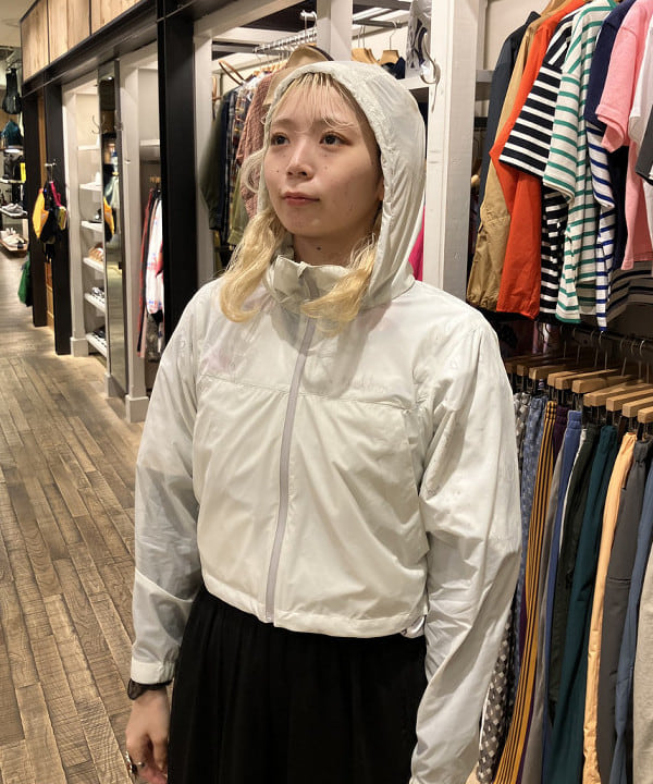 シマダリツコさんの「BEAMS WOMEN｜パイピング 晴雨兼用 折りたたみ傘」を使ったコーディネート