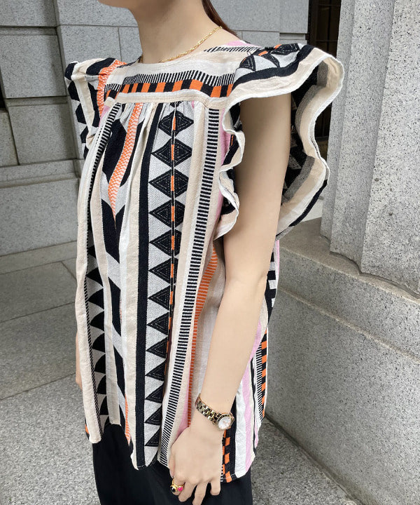 SAKAIさんの「BEAMS WOMEN｜リネン タブ付き ワイドパンツ」を使ったコーディネート