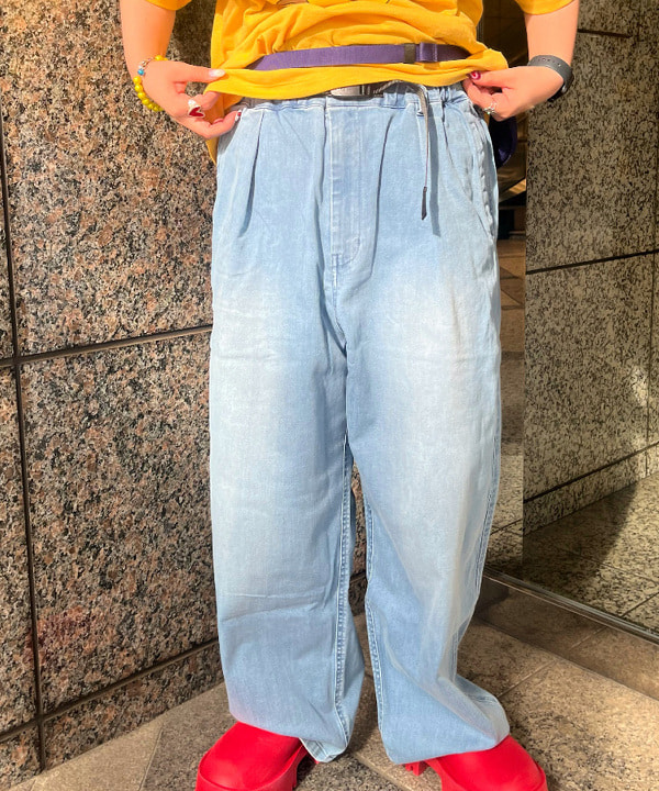 あゆさんの「BEAMS WOMEN｜【別注】Champion / ミッキー Tシャツ」を使ったコーディネート