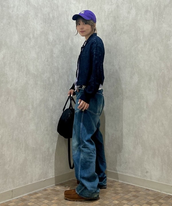 小原 もこさんの「BEAMS WOMEN｜BRIEFING &times; BEAMS BOY / 別注 ヘルメット バッグ」を使ったコーディネート