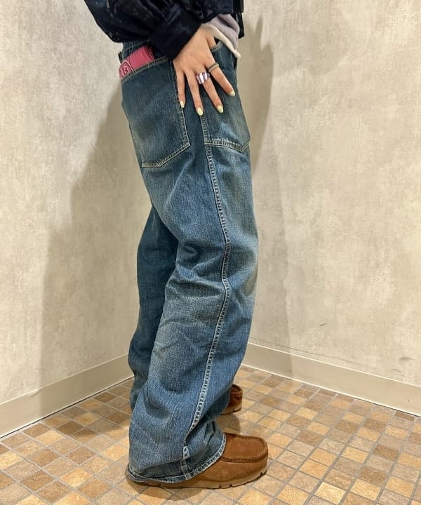 小原 もこさんの「BEAMS WOMEN｜BRIEFING &times; BEAMS BOY / 別注 ヘルメット バッグ」を使ったコーディネート