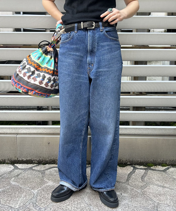 まつむさんの「BEAMS WOMEN｜【別注】orSlow / ワイド フィット デニム パンツ」を使ったコーディネート