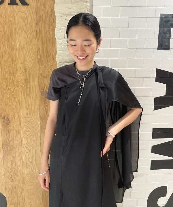 津藤 理佐子さんの「BEAMS WOMEN｜ボーイ ベーシック Tシャツ」を使ったコーディネート