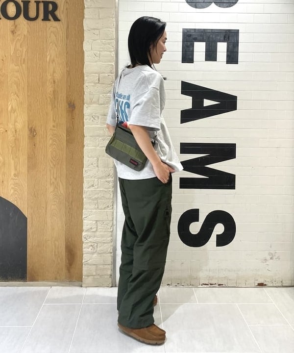 津藤 理佐子さんの「BEAMS WOMEN｜【別注】BRIEFING / SACOCHE」を使ったコーディネート