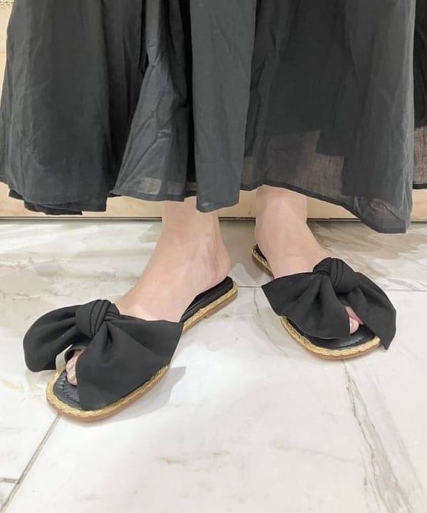 AONO SHIKAMAさんの「BEAMS WOMEN｜MARIHA / 春のすずらん ソリッド ワンピース」を使ったコーディネート