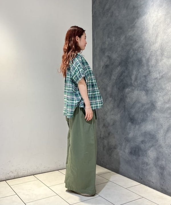 モモさんの「BEAMS WOMEN｜リネン チェック ショートスリーブ シャツ」を使ったコーディネート