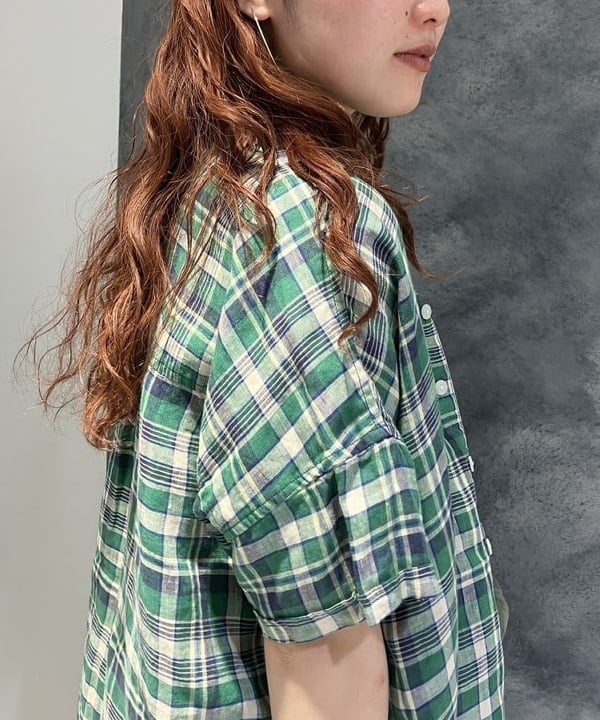 モモさんの「BEAMS WOMEN｜リネン チェック ショートスリーブ シャツ」を使ったコーディネート
