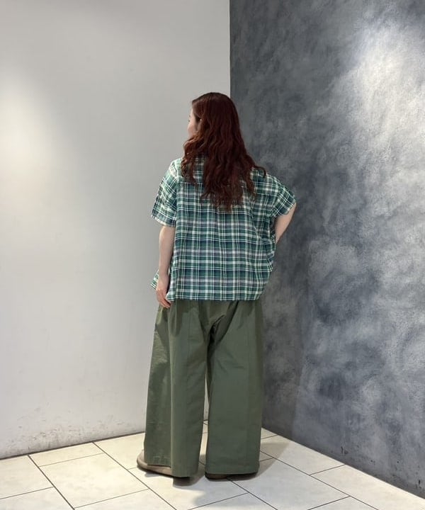 モモさんの「BEAMS WOMEN｜リネン チェック ショートスリーブ シャツ」を使ったコーディネート