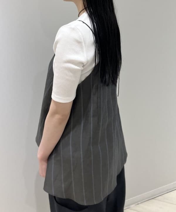 OSUMIさんの「BEAMS WOMEN｜【別注】スタイリスト佐藤佳菜子 × SLOANE / クルーネック リブTシャツ」を使ったコーディネート