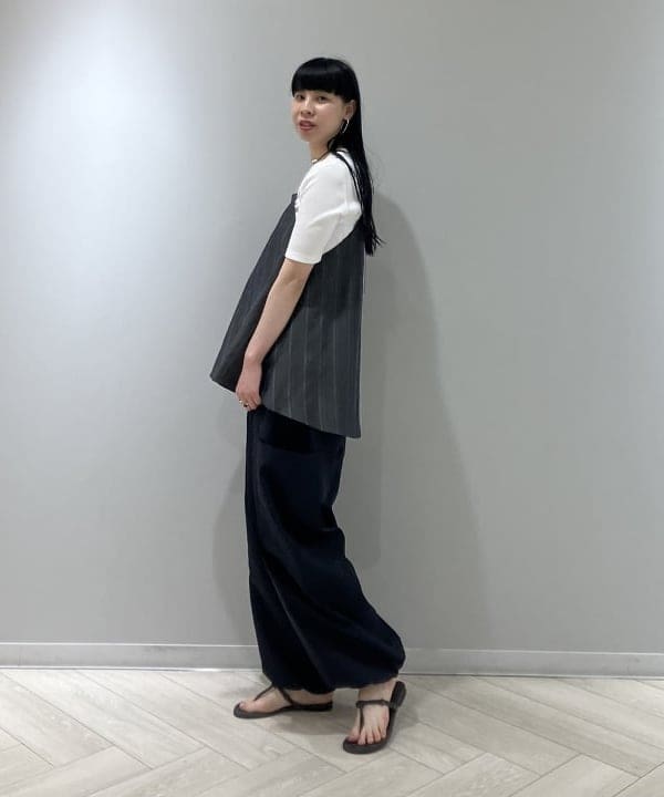 OSUMIさんの「BEAMS WOMEN｜【別注】スタイリスト佐藤佳菜子 × SLOANE / クルーネック リブTシャツ」を使ったコーディネート