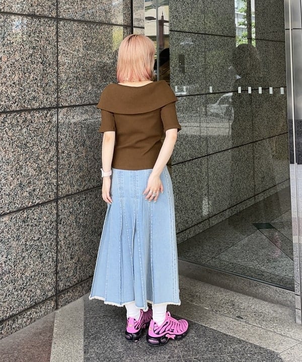 まゆちゃんさんの「BEAMS WOMEN｜ビッグカラー オフショルダー Tシャツ」を使ったコーディネート