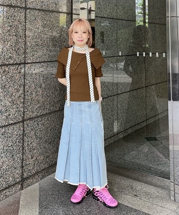 まゆちゃんさんの「BEAMS WOMEN｜ビッグカラー オフショルダー Tシャツ」を使ったコーディネート