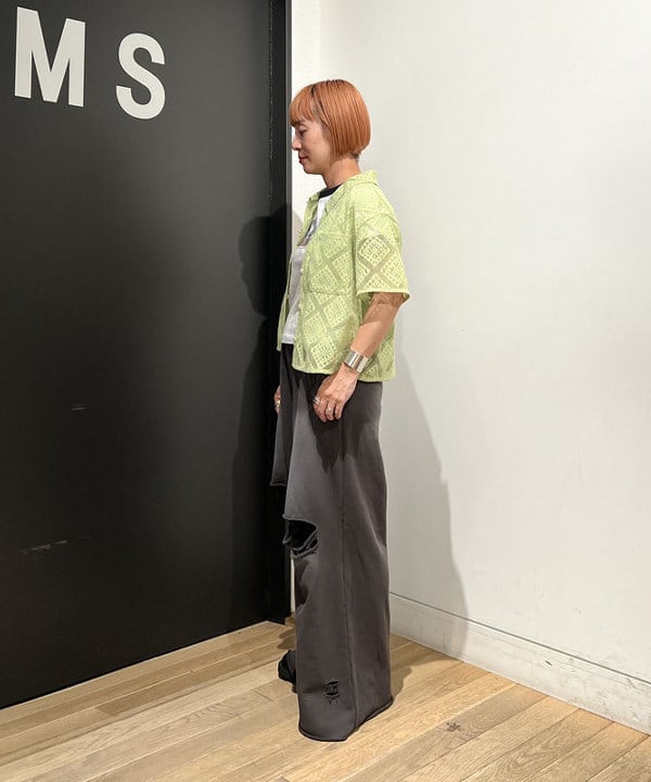 吉田 奈央さんの「BEAMS WOMEN｜レース クロップド シャツ」を使ったコーディネート