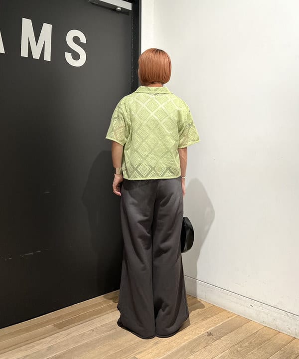 吉田 奈央さんの「BEAMS WOMEN｜レース クロップド シャツ」を使ったコーディネート