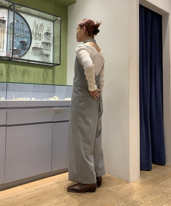 れいなさんの「BEAMS WOMEN｜テーラードカラー ホルターネック サロペット」を使ったコーディネート