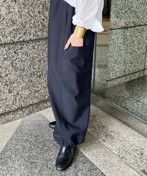 多田 日奈子さんの「BEAMS WOMEN｜KHADI オーバー ショート シャツ」を使ったコーディネート