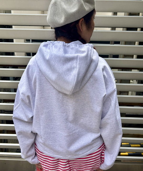 Kyooka Sayakaさんの「BEAMS WOMEN｜HAVERSACK / ハイゲージ 裏毛 フーデット パーカー」を使ったコーディネート