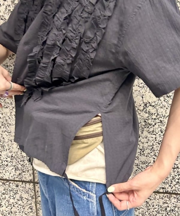 小原 もこさんの「BEAMS WOMEN｜【別注】Healthknit / 70s ヘンリーネック ショートスリーブ」を使ったコーディネート