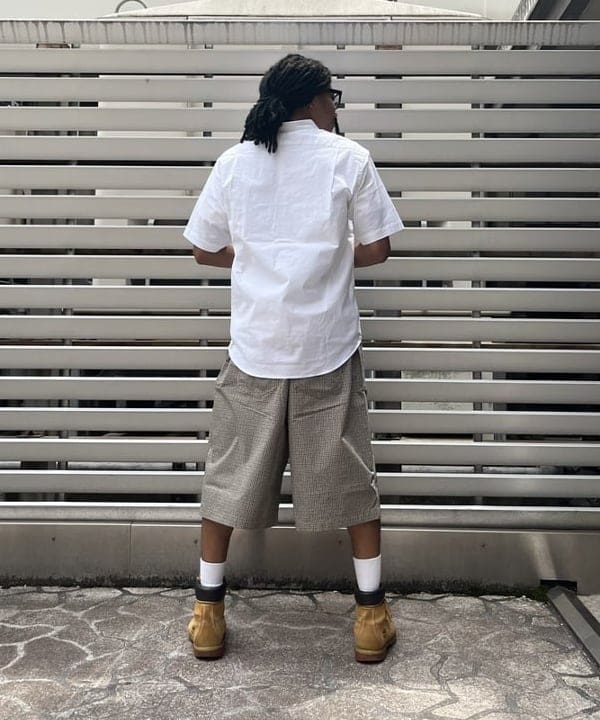 NADEL ナデールさんの「BEAMS WOMEN｜ストレッチ エンブレム ボタンダウンシャツ」を使ったコーディネート
