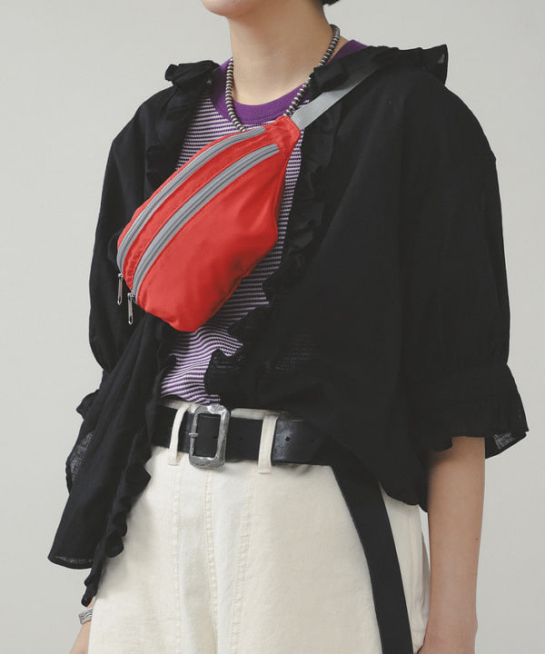 ミナミマリコさんの「BEAMS WOMEN｜コットン リネン フリル ギャザー ショートスリーブ」を使ったコーディネート