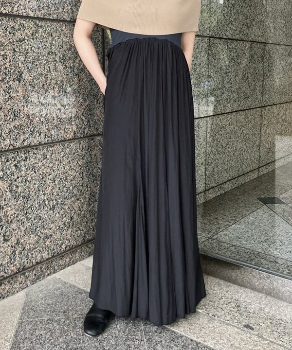 多田 日奈子さんの「BEAMS WOMEN｜AK+1 / アンブレラ スカート」を使ったコーディネート