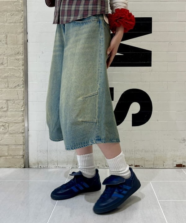 ヒカリさんの「BEAMS WOMEN｜5ポケット クウォーターレングス ワイドデニム」を使ったコーディネート