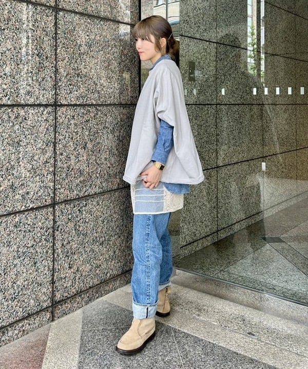 小原 もこさんの「BEAMS WOMEN｜【別注】BUZZ RICKSON'S / シャンブレー ロングスリーブ シャツ」を使ったコーディネート