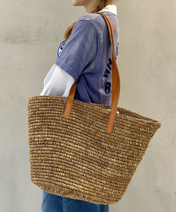 ナツハさんの「BEAMS WOMEN｜maturely / アムンゼン ラッフル ブラウス」を使ったコーディネート