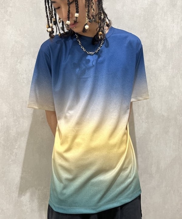 菊田 悠さんの「BEAMS WOMEN｜メッシュ パターンド Tシャツ」を使ったコーディネート