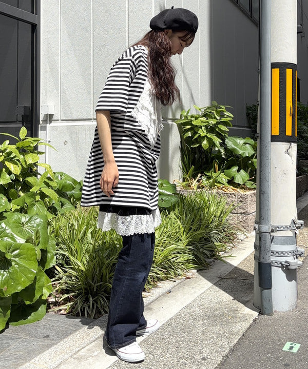 み　う　ちさんの「BEAMS WOMEN｜【別注】TORI-TO / バイアス フリル BIG Tシャツ」を使ったコーディネート
