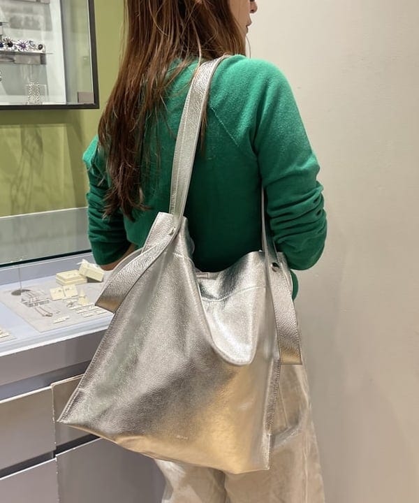 大木さんの「BEAMS WOMEN｜BEAURE × Ray BEAMS / 別注 2WAY バッグ」を使ったコーディネート
