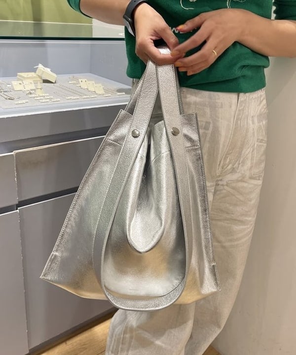 大木さんの「BEAMS WOMEN｜BEAURE × Ray BEAMS / 別注 2WAY バッグ」を使ったコーディネート