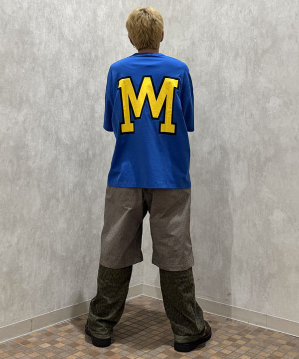 配島 孝明さんの「BEAMS WOMEN｜【別注】Gramicci / チェック ショーツ」を使ったコーディネート