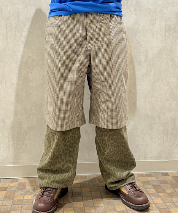 配島 孝明さんの「BEAMS WOMEN｜【別注】Gramicci / チェック ショーツ」を使ったコーディネート