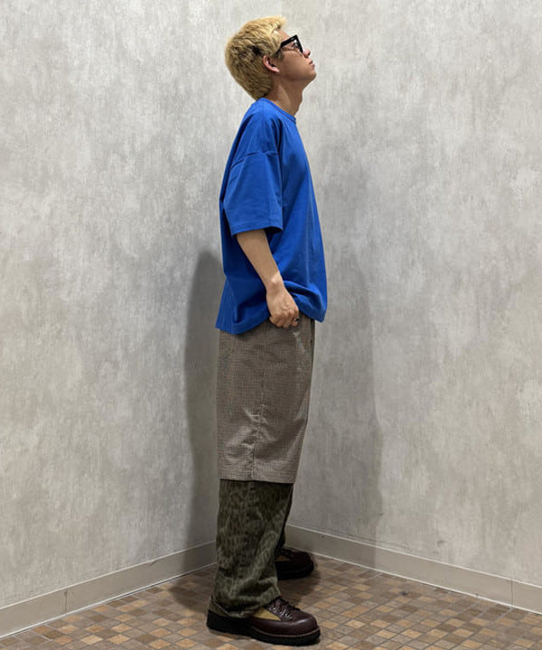 配島 孝明さんの「BEAMS WOMEN｜【別注】Gramicci / チェック ショーツ」を使ったコーディネート