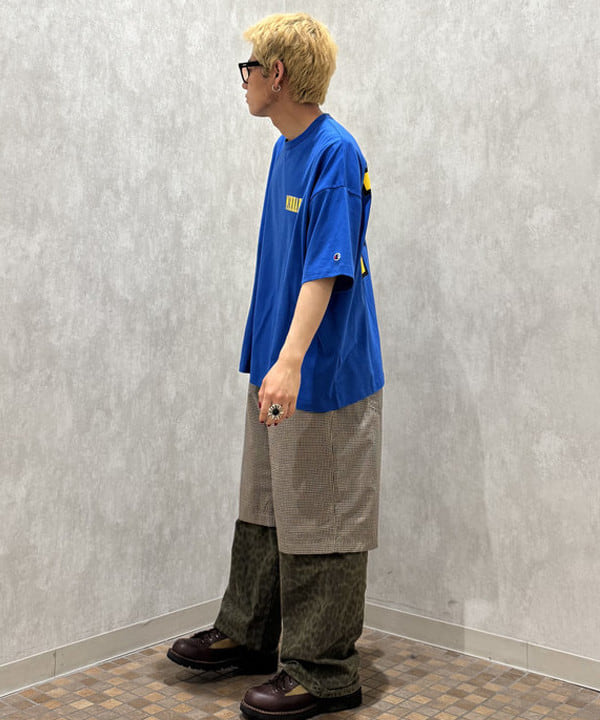 配島 孝明さんの「BEAMS WOMEN｜【別注】Gramicci / チェック ショーツ」を使ったコーディネート